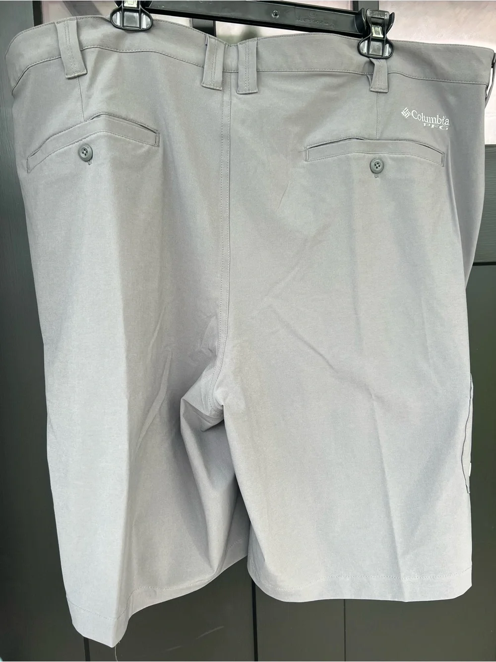 Men's Columbia PFG Gray Omni shield  Performance Fishing 10 inch Shorts size 46